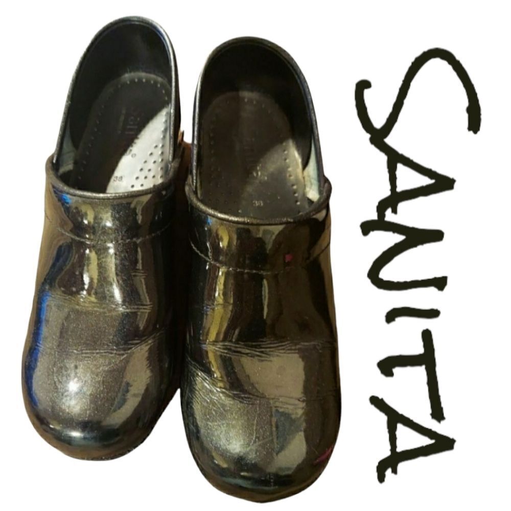 Sanita clogs Black womens size 38 (7-7.5) nursing shoes patent leather